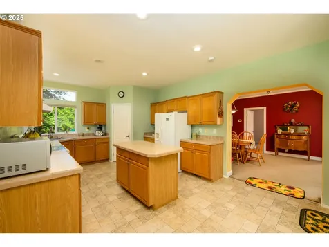 982 Reston Road Roseburg OR 97471