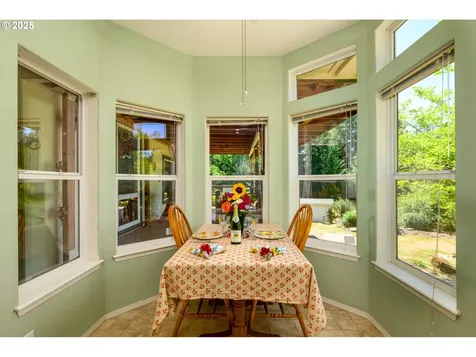 982 Reston Road Roseburg OR 97471