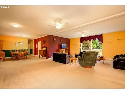 982 Reston Road Roseburg OR 97471