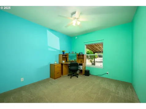 982 Reston Road Roseburg OR 97471