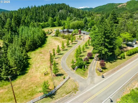 982 Reston Road Roseburg OR 97471