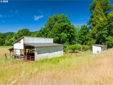 982 Reston Road Roseburg OR 97471