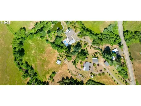 982 Reston Road Roseburg OR 97471