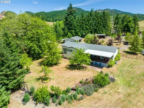 982 Reston Road Roseburg OR 97471