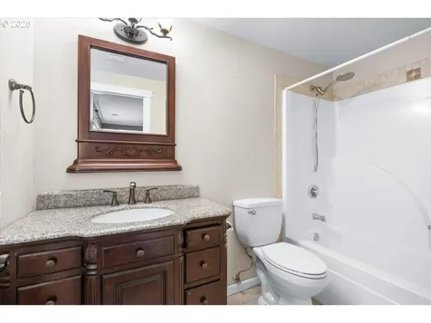 2282 Eagle Loop Sutherlin OR 97479