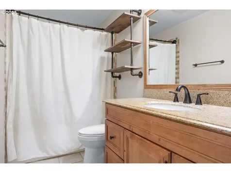 2282 Eagle Loop Sutherlin OR 97479