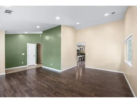 2282 Eagle Loop Sutherlin OR 97479
