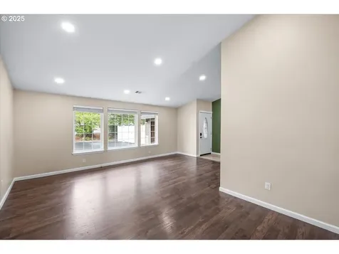 2282 Eagle Loop Sutherlin OR 97479