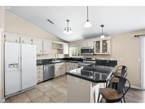 2282 Eagle Loop Sutherlin OR 97479