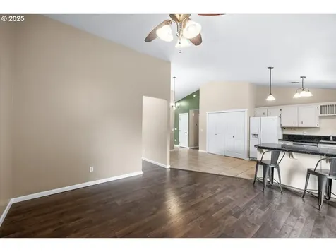 2282 Eagle Loop Sutherlin OR 97479