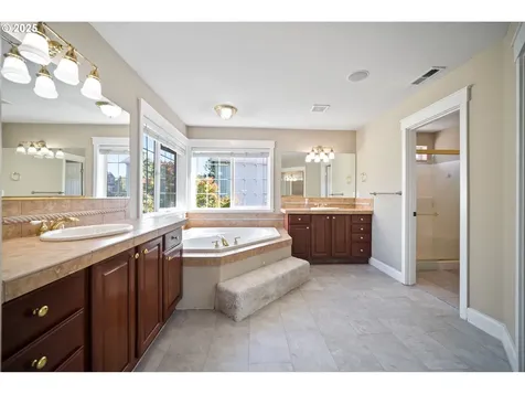 3701 NW 9th Loop Camas WA 98607