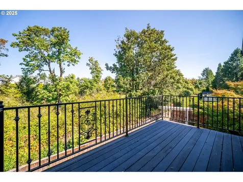 3701 NW 9th Loop Camas WA 98607