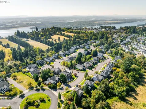 3701 NW 9th Loop Camas WA 98607