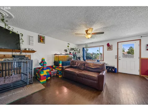 602 Ash Avenue Tillamook OR 97141