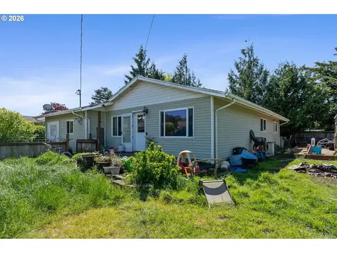 602 Ash Avenue Tillamook OR 97141