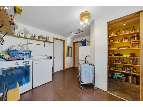 602 Ash Avenue Tillamook OR 97141