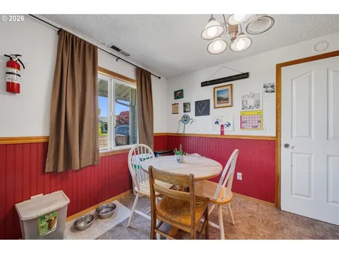 602 Ash Avenue Tillamook OR 97141
