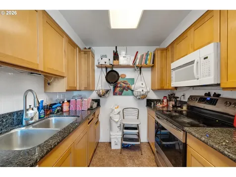 602 Ash Avenue Tillamook OR 97141