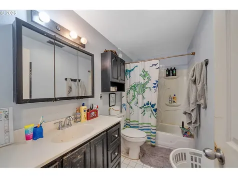 602 Ash Avenue Tillamook OR 97141