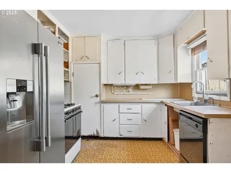 3945 NE Bryant Street Portland OR 97211