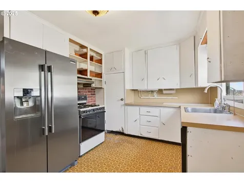 3945 NE Bryant Street Portland OR 97211