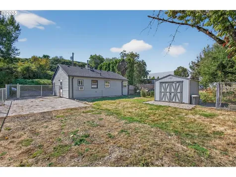 3945 NE Bryant Street Portland OR 97211