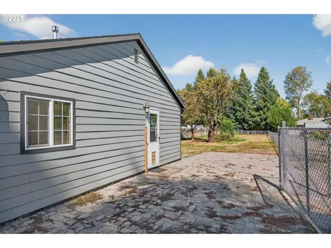 3945 NE Bryant Street Portland OR 97211