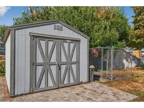 3945 NE Bryant Street Portland OR 97211