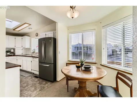 1502 Frontier Circle Forest Grove OR 97116