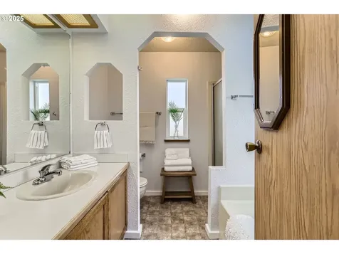 1502 Frontier Circle Forest Grove OR 97116
