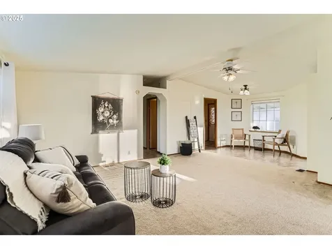 1502 Frontier Circle Forest Grove OR 97116