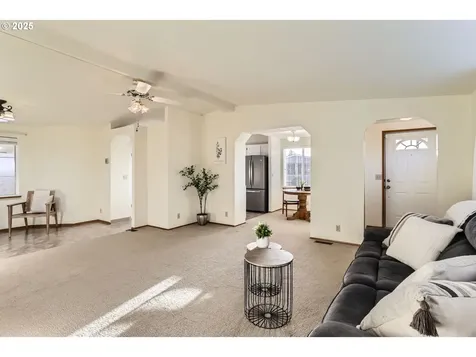 1502 Frontier Circle Forest Grove OR 97116