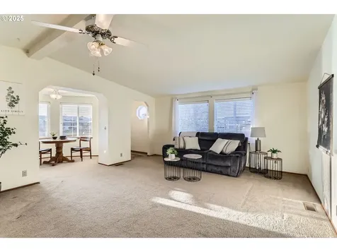 1502 Frontier Circle Forest Grove OR 97116