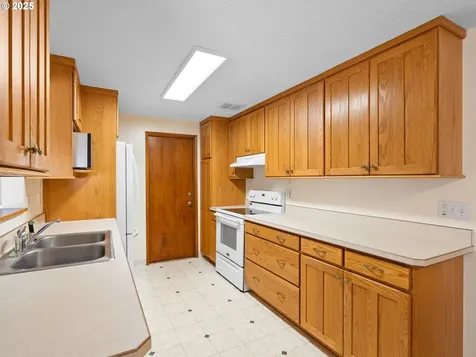 1007 NE 82nd Avenue Vancouver WA 98664