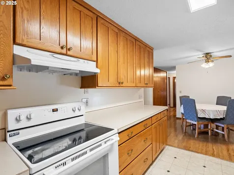 1007 NE 82nd Avenue Vancouver WA 98664