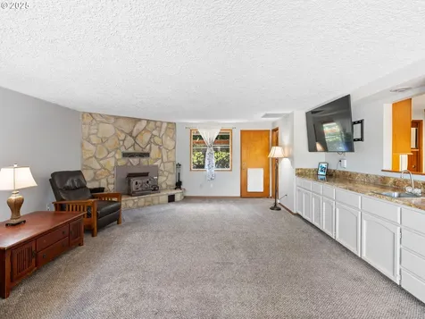 1007 NE 82nd Avenue Vancouver WA 98664