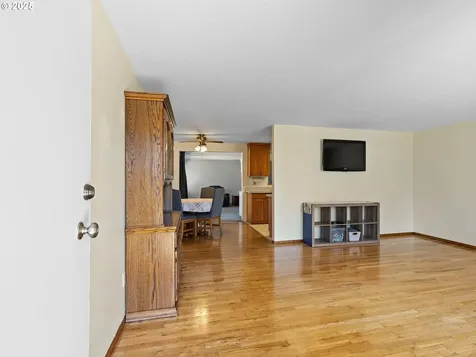 1007 NE 82nd Avenue Vancouver WA 98664