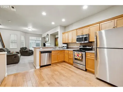 406 NE Patricia Ann Place Hillsboro OR 97006