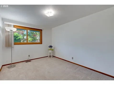 12639 NE Wasco Street Portland OR 97230