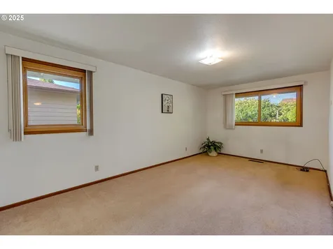 12639 NE Wasco Street Portland OR 97230