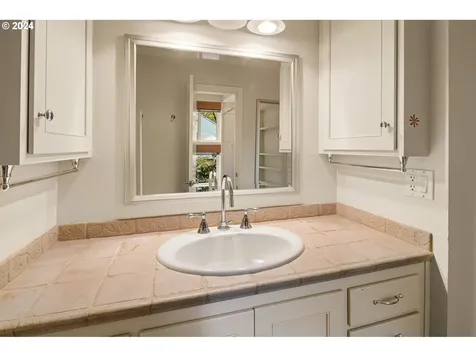 3710 Emerald Street Eugene OR 97405