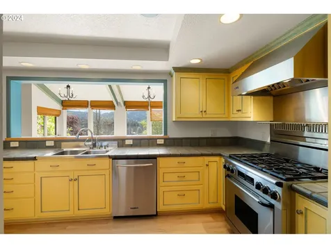 3710 Emerald Street Eugene OR 97405