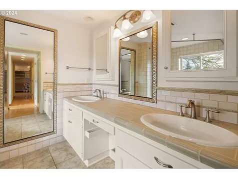 3710 Emerald Street Eugene OR 97405