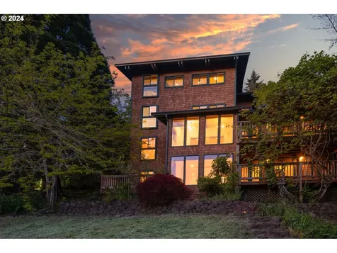 3710 Emerald Street Eugene OR 97405