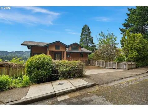 3710 Emerald Street Eugene OR 97405