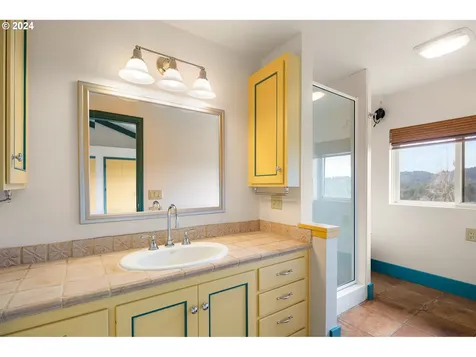 3710 Emerald Street Eugene OR 97405