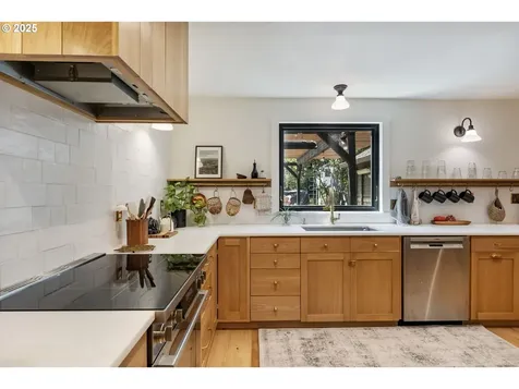 9335 SW View Terrace Portland OR 97224