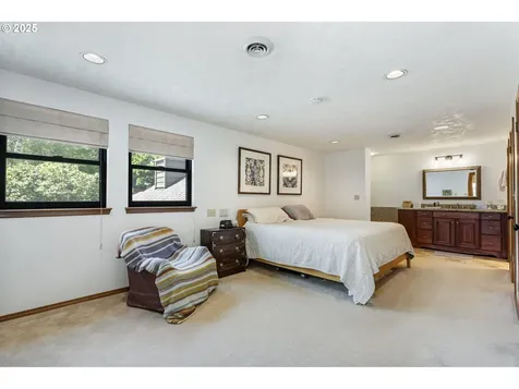 9335 SW View Terrace Portland OR 97224