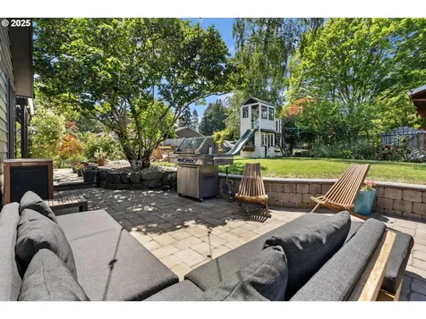 9335 SW View Terrace Portland OR 97224