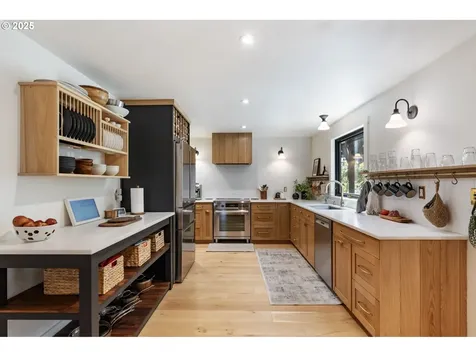 9335 SW View Terrace Portland OR 97224